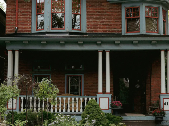 How to buy a house in Toronto step by step, from searching for properties to purchasing a home.
