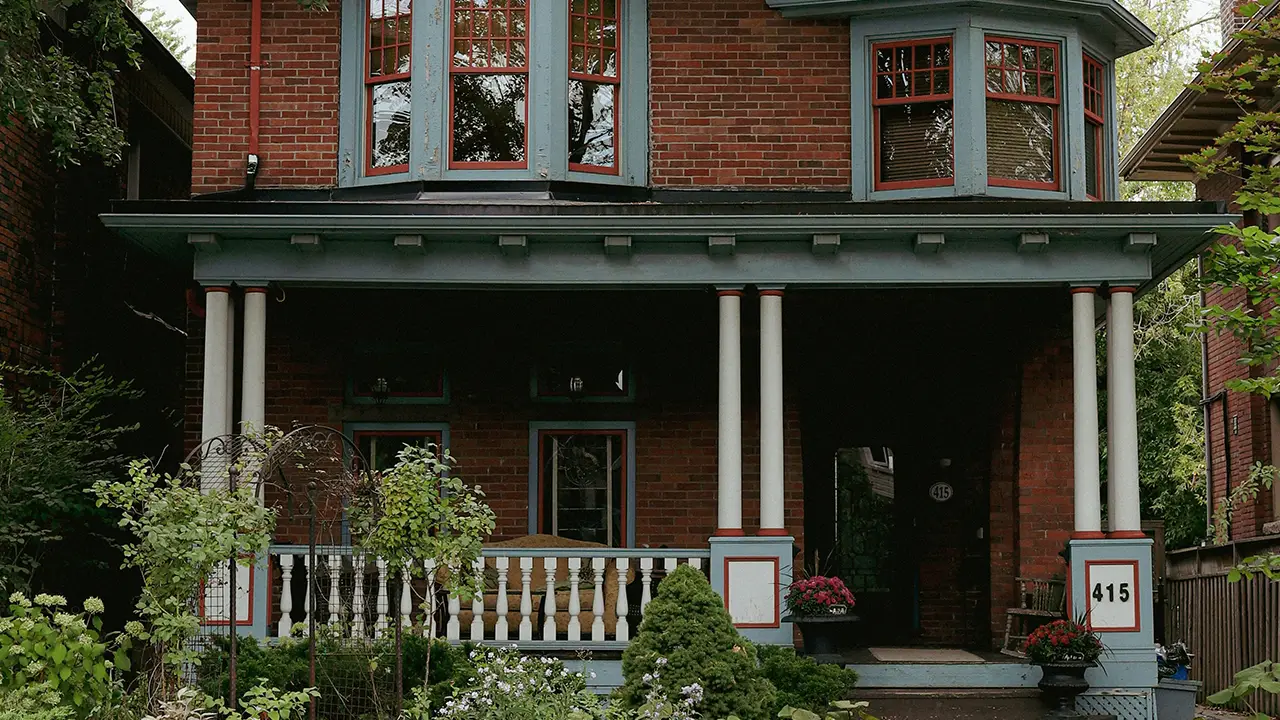 How to buy a house in Toronto step by step, from searching for properties to purchasing a home.